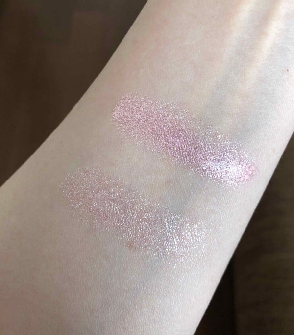 「変幻自在の美しさが人気のヒミツ。輝くラメアイシャドウで誰よりも目立っちゃおう♡」の画像(#100375)