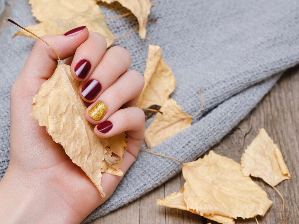 【プレゼントあり】セルフネイル派さん必見!指先から秋を演出するネイルポリッシュの画像