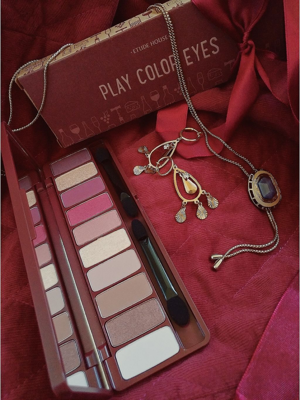 「秋のひとさじをボルドーで。アイ&リップには"こう"取り入れるべし」の画像(#105985)