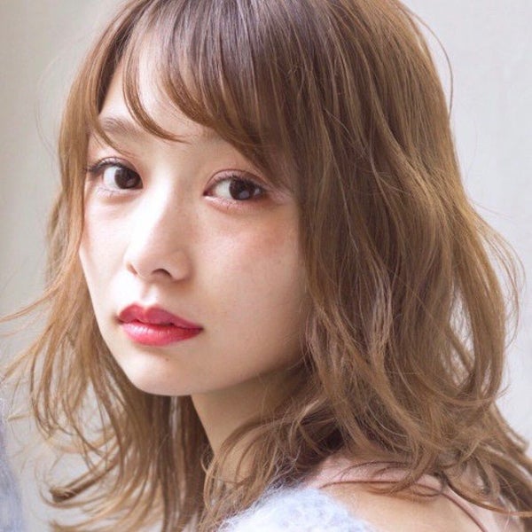 「秋のグレーが今の気分。大人っぽを叶えるアイシャドウの使い方って?」の画像(#109402)