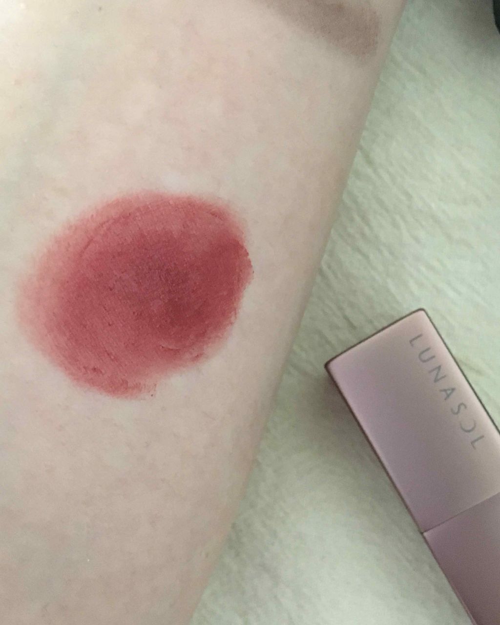 「リアルに使えるブラウンリップのメイク術。春夏から秋冬まで使える万能カラーで"最強の私"に。」の画像(#114960)