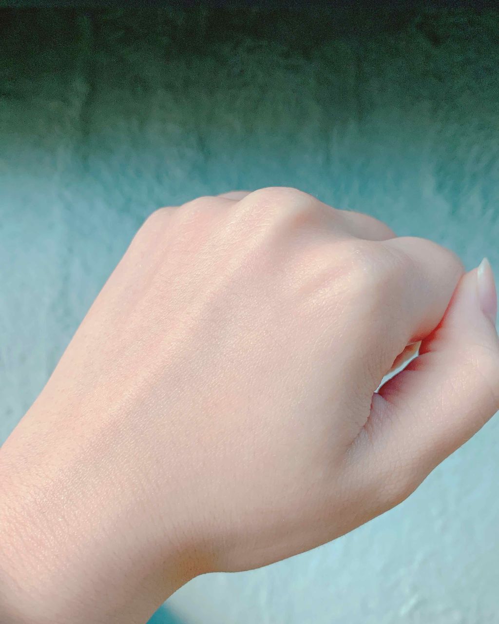 「うるんとナチュラルツヤ肌に|ツヤ肌の作り方&ツヤ系発光下地のおすすめ10選を紹介!」の画像(#120055)