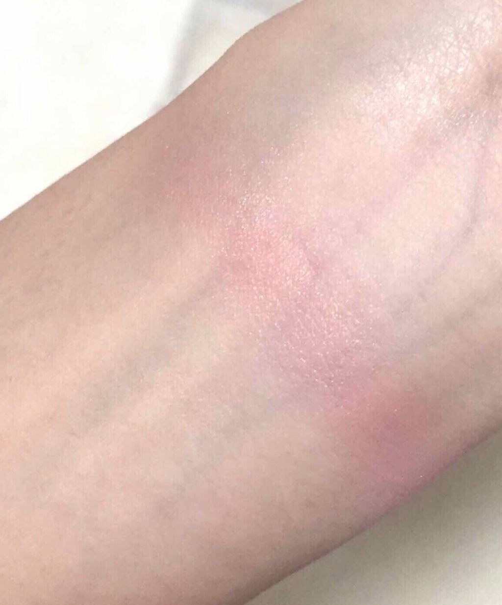 「【40代向け】自然な血色感でくすみを一掃!アラフォー世代におすすめなチークの入れ方」の画像(#120870)