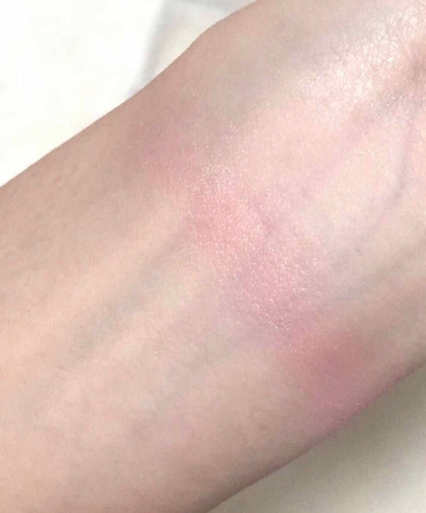 「【40代向け】自然な血色感でくすみを一掃!アラフォー世代におすすめなチークの入れ方」の画像(#120870)