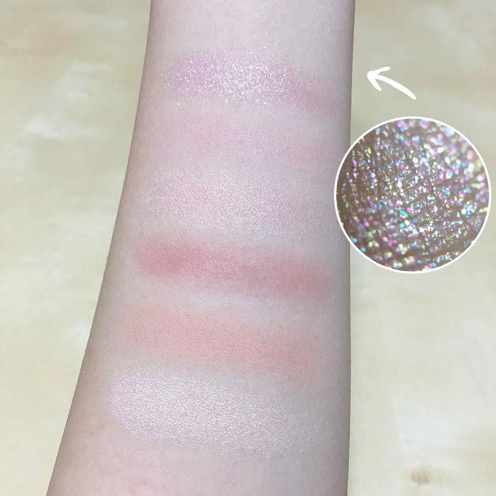 「美容賢者は、気分でチークを変えるってウワサ。超便利な優秀チークパレットたち♡」の画像（#121920）