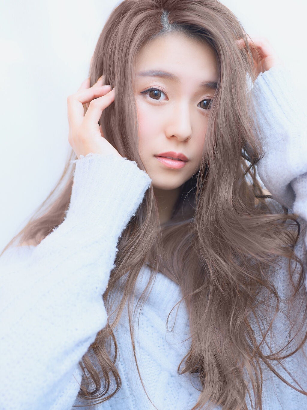 「眉マスカラの色の選び方は?おすすめ15選と髪色別のカラーを紹介【黒髪からハイトーンまで】」の画像(#126096)