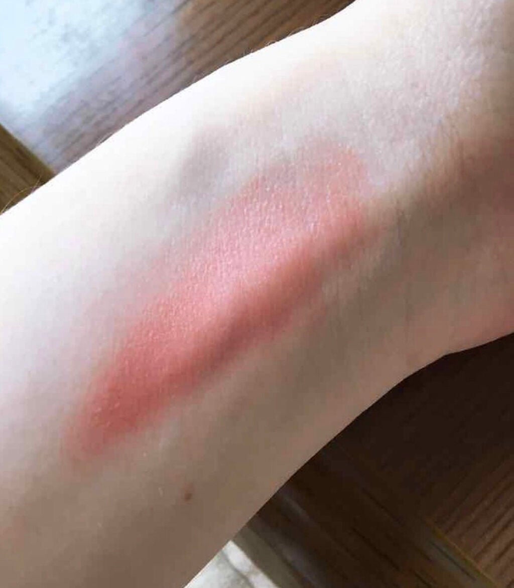 「ジュワッと可愛いクリームチークの塗り方!面長・丸顔・ブラシ・スポンジ|おすすめ人気アイテム紹介」の画像(#131700)