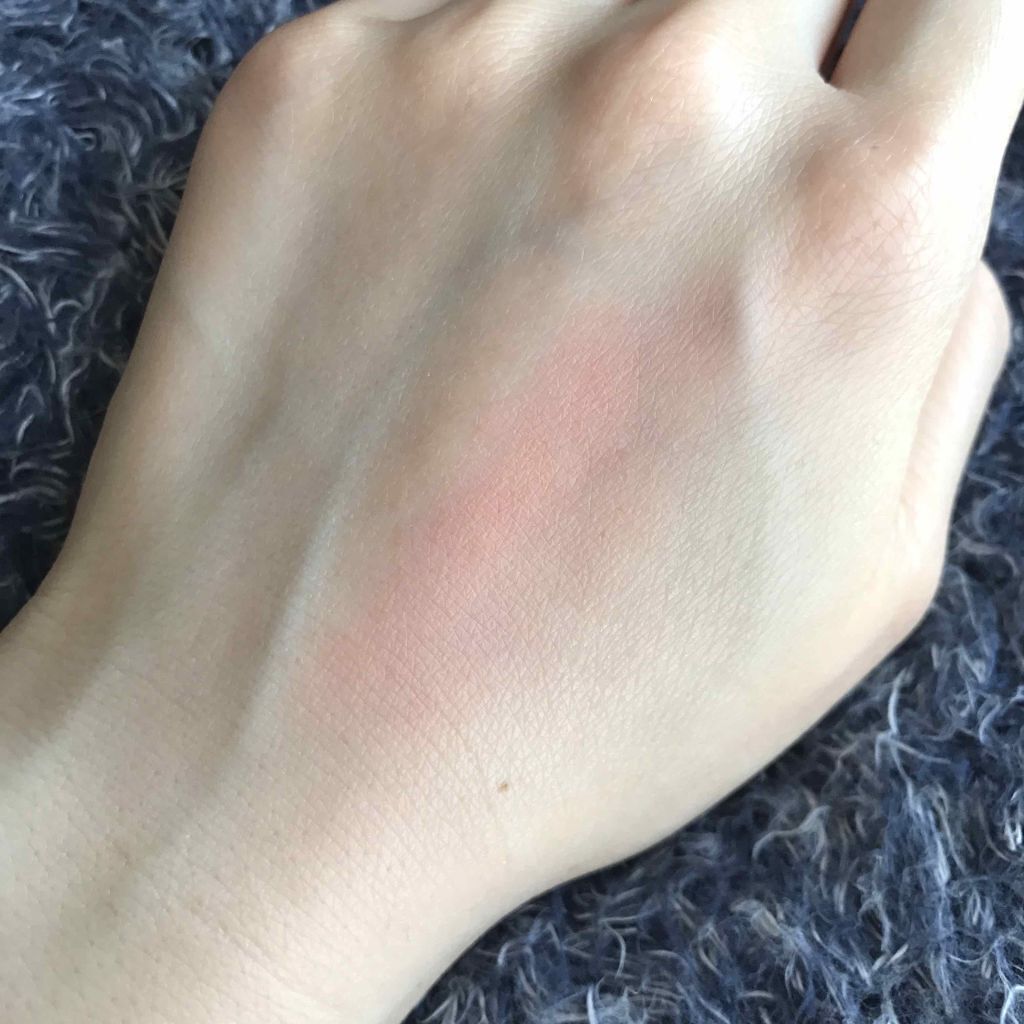 「ジュワッと可愛いクリームチークの塗り方!面長・丸顔・ブラシ・スポンジ|おすすめ人気アイテム紹介」の画像(#131834)