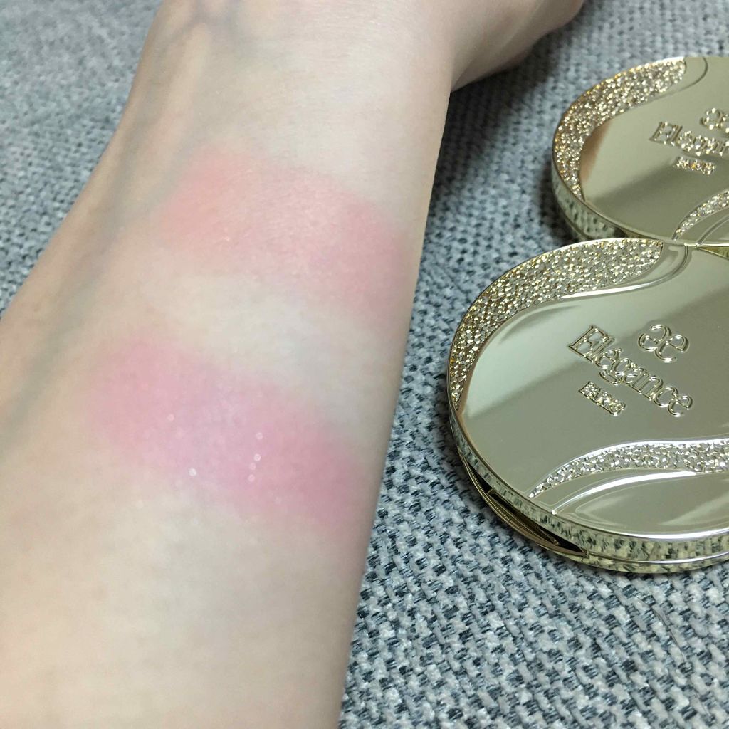 「ジュワッと可愛いクリームチークの塗り方!面長・丸顔・ブラシ・スポンジ|おすすめ人気アイテム紹介」の画像(#132210)