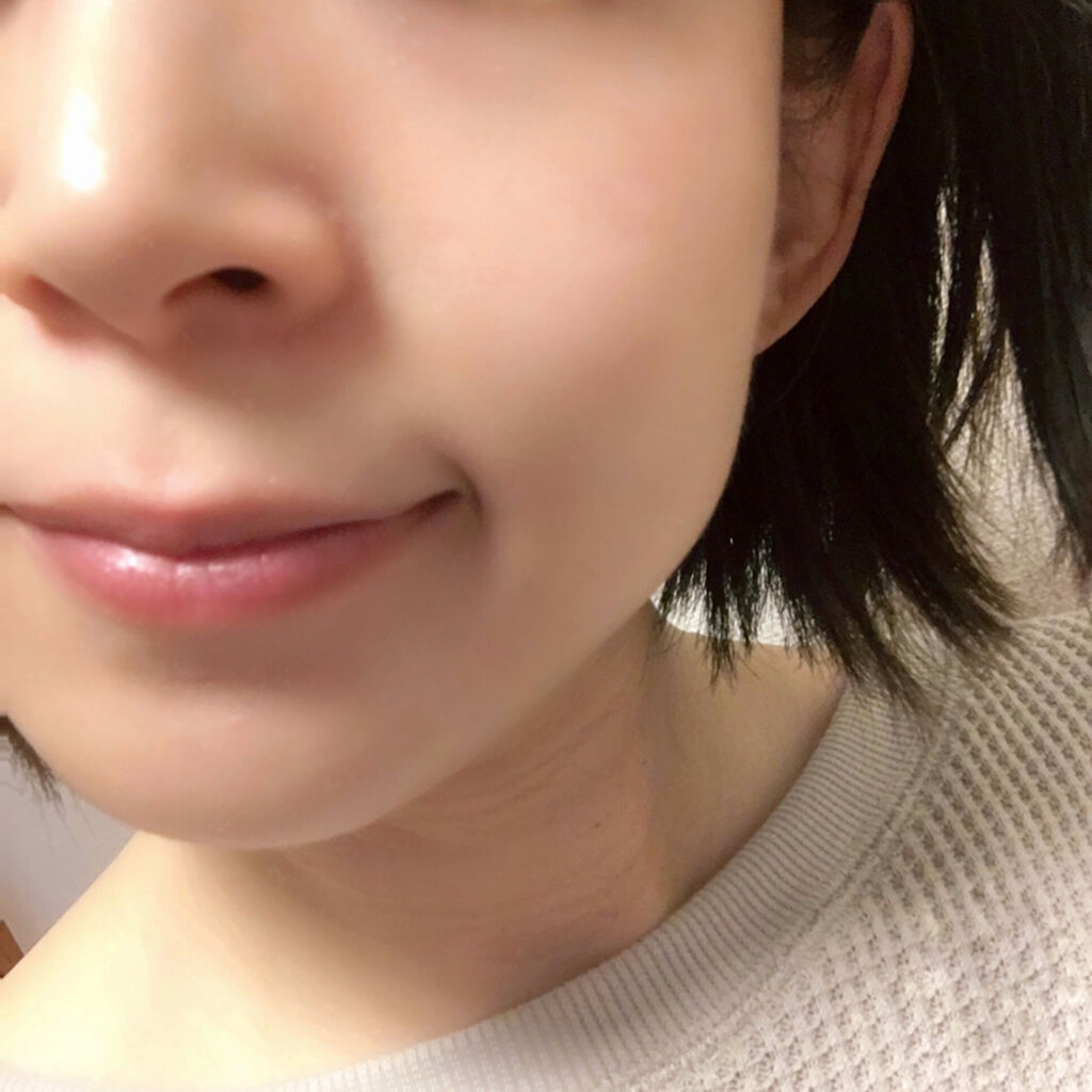 すっぴんでもうるツヤ肌のあの子、美肌の秘密は化粧水?の画像
