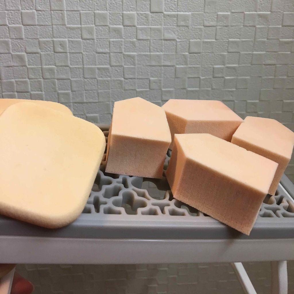 「【クッションファンデ用パフの洗い方】専用洗剤・クレンジングオイル・石鹸などツール別に紹介!おすすめ人気商品8選」の画像(#142969)