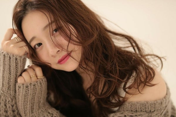 「いつものリップに飽きちゃった。透明感溢れるリップでニュアンスチェンジはいかが?」の画像(#146509)