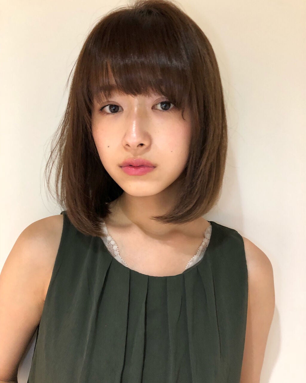 ぷるつやリップの女性