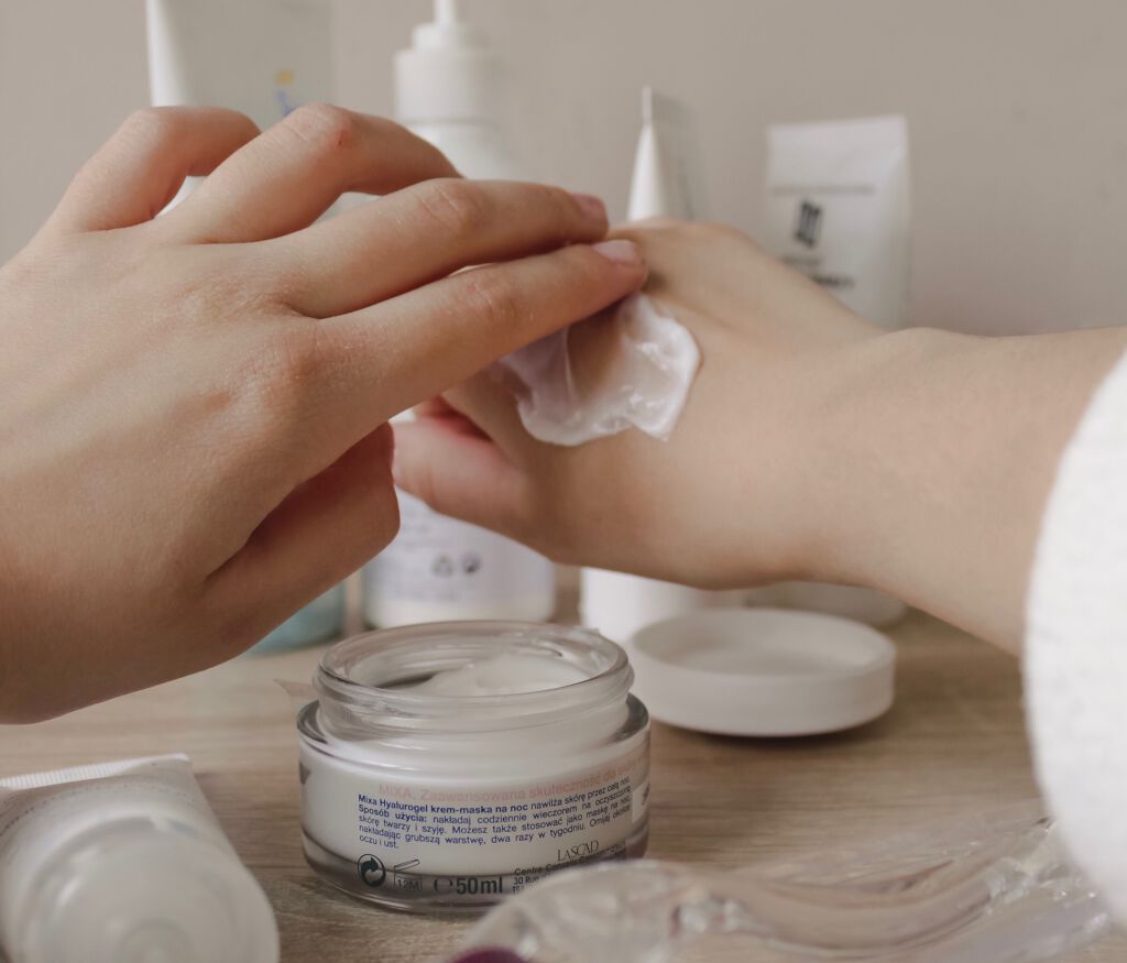 「オーガニックハンドクリーム人気ランキング20選|無添加・天然成分で指先まで保湿《プレゼントにも》」の画像(#156370)