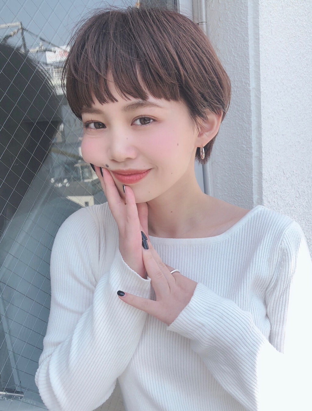 ショートヘアの女性