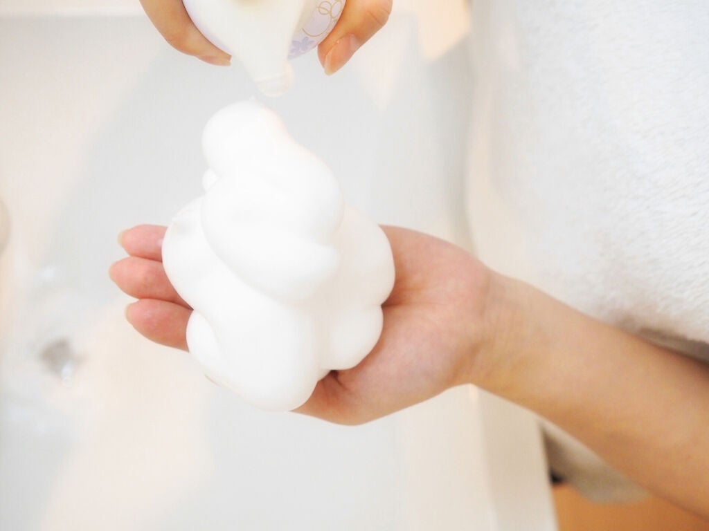 目立つブツブツにサヨナラを!角栓ケアのやり方・人気コスメランキング21選の画像