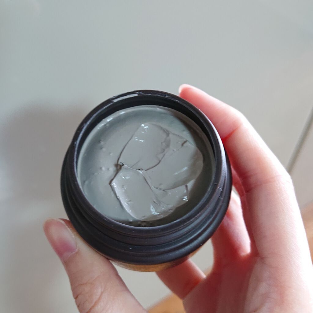 「クレイマスク市販で買える人気のおすすめ12選|くすみ&毛穴ケアをして透明肌に!使い方や使用頻度も」の画像(#163519)