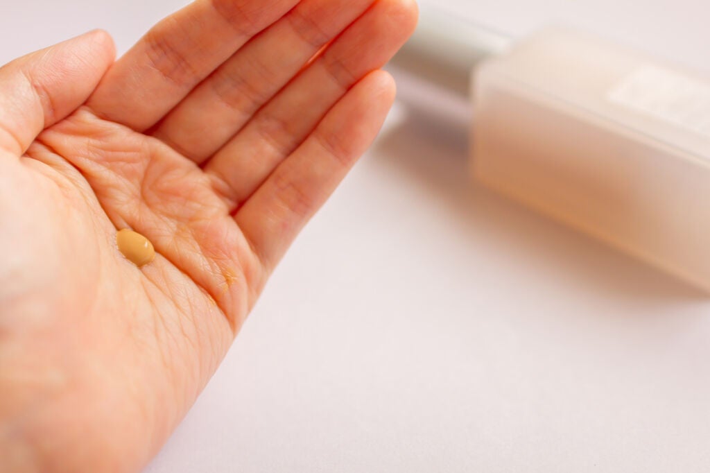 BBクリームの正しい塗り方は?上手に塗るコツやおすすめアイテムを紹介【メンズも注目!】の画像