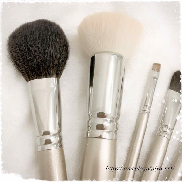 「パウダーファンデーションブラシの使い方!おすすめランキング16選で人気のプチプラ・デパコスも紹介」の画像(#171105)