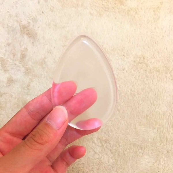 「シリコンパフおすすめ7選|メイクの仕上がりがUPする使い方&洗い方のコツもご紹介!」の画像(#179579)