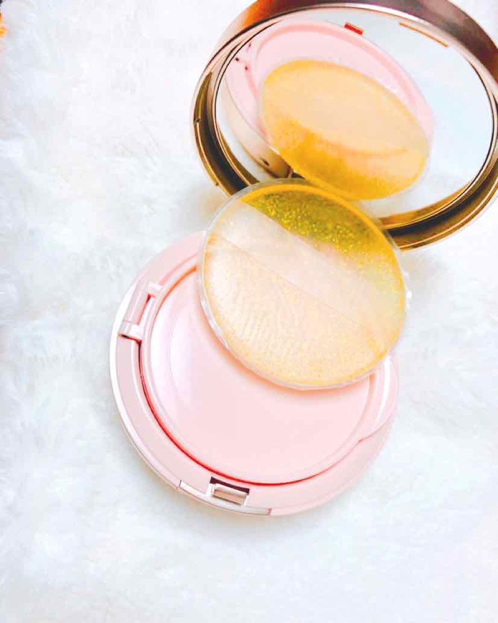 「シリコンパフおすすめ7選|メイクの仕上がりがUPする使い方&洗い方のコツもご紹介!」の画像(#179582)