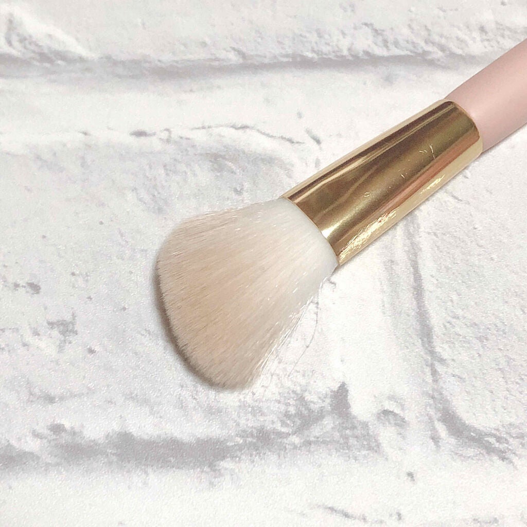 「ハイライトブラシ人気のおすすめランキング|プチプラ~白鳳堂まで選び方&使い方もご紹介!」の画像(#188034)