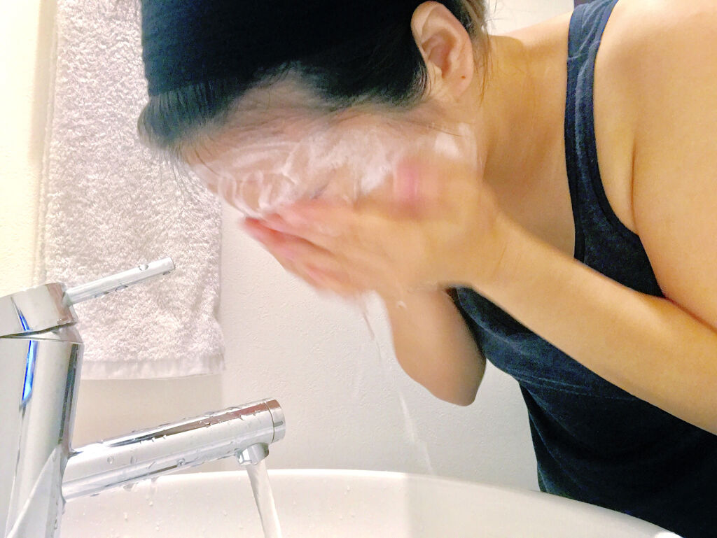 洗顔ブラシの効果を実感できる正しい使い方&おすすめ16選【手動式・電動式】クリーミーな泡で毛穴ケア!の画像