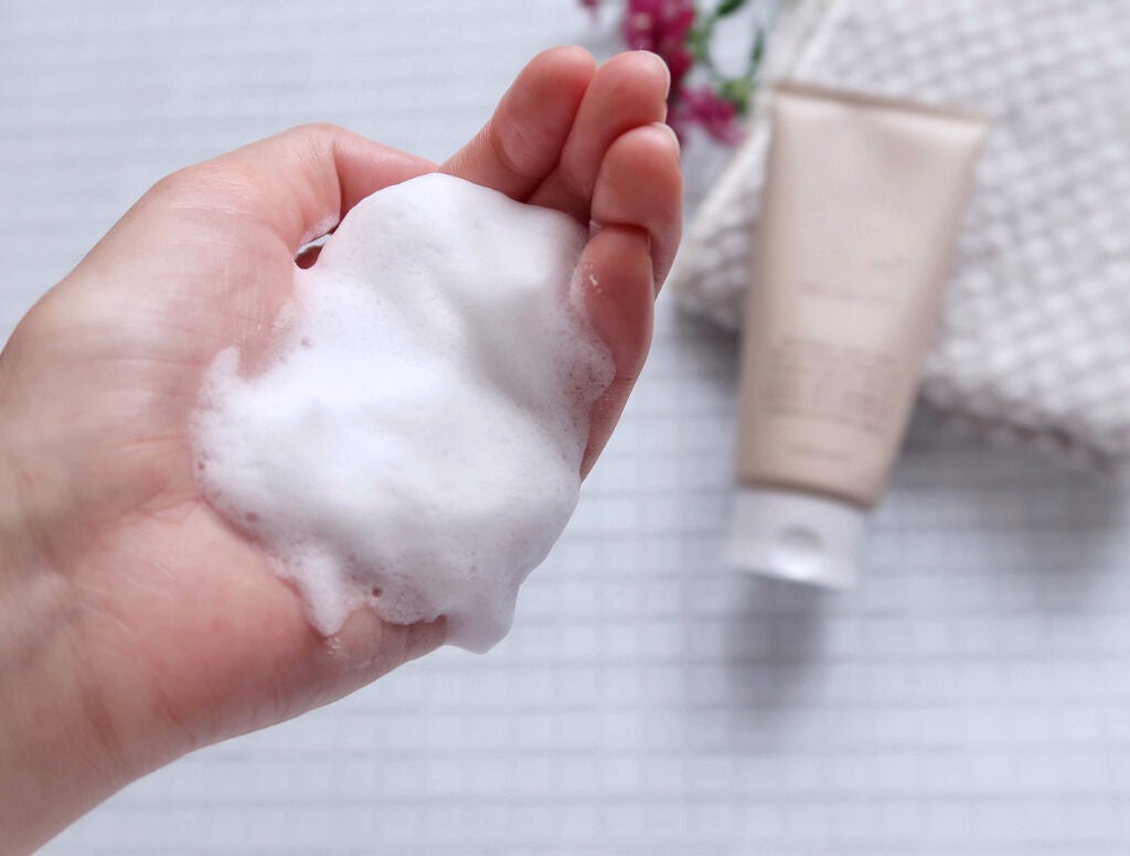 洗顔ブラシの効果を実感できる正しい使い方&おすすめ16選【手動式・電動式】クリーミーな泡で毛穴ケア!の画像