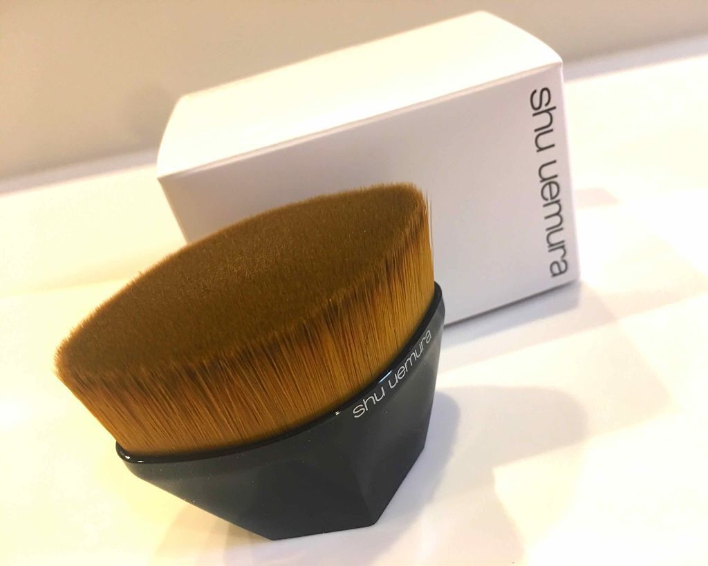 「リキッドファンデーションブラシおすすめ人気ランキング6選|ツヤ肌を叶える使い方・洗い方も徹底解説!」の画像(#195942)