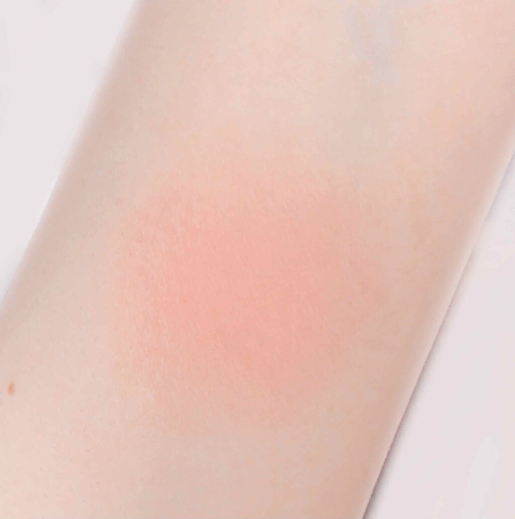 「イエベさんはコーラルオレンジが似合う?おすすめコスメとメイク方法をご紹介!」の画像(#205507)