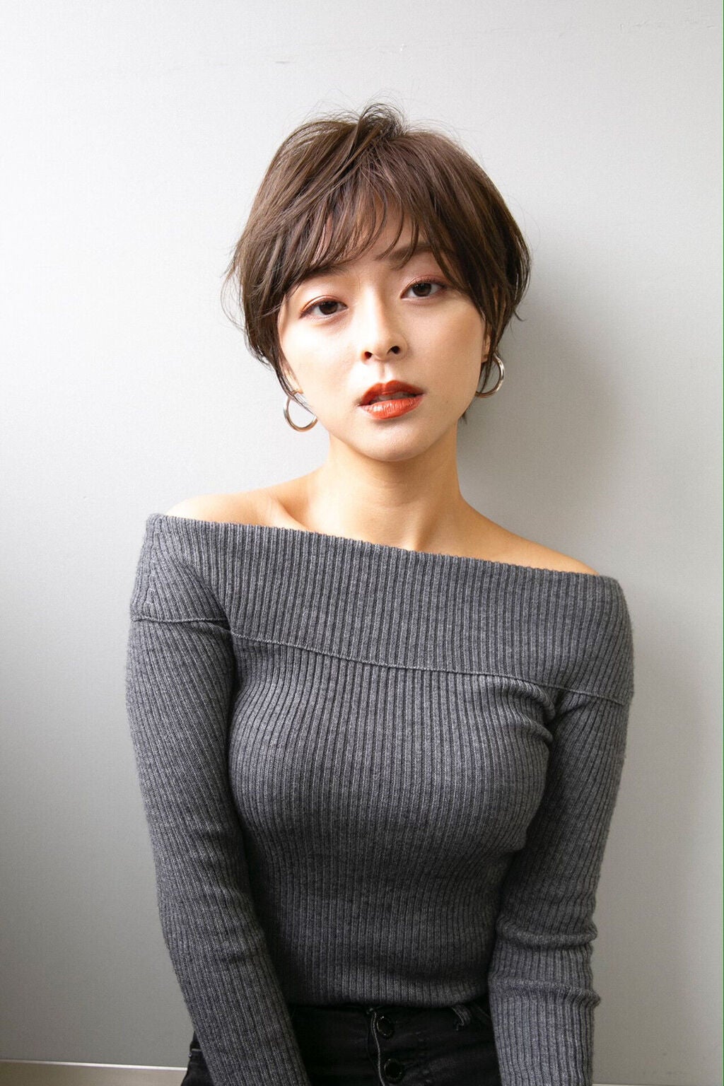 トレンドのポイントメイクをした女性