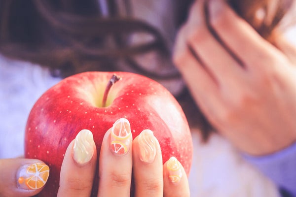 ネイルの次はアイメイク?!りんごメイクがLIPSで流行中♡の画像