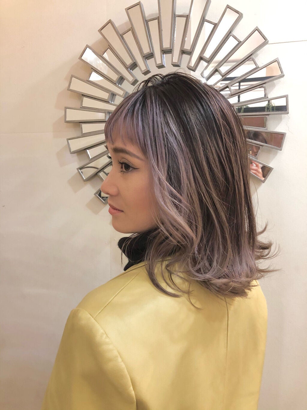 「【最新版】髪色に合わせたグレーカラコンメイク3選 | おすすめアイテムも」の画像(#212992)