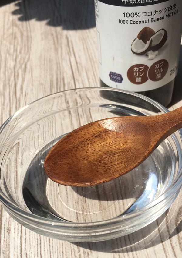 ココナッツオイルの顔への効果的な使い方|マッサージや乾燥対策に大活躍!顔用おすすめ5選の画像