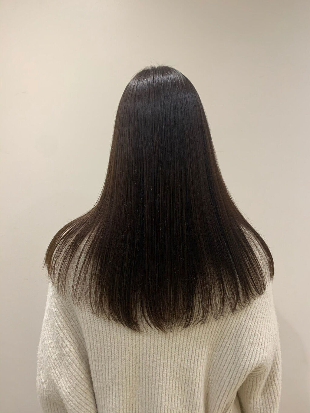 髪が広がる 乾燥毛の原因やおすすめケアをご紹介 シャンプー トリートメントも Lips