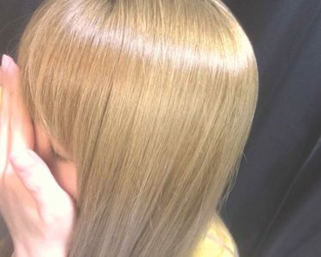 「髪が広がる…乾燥毛の原因やおすすめケアをご紹介【シャンプー・トリートメントも】」の画像(#216646)