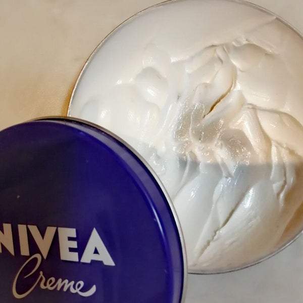 「髪が広がる…乾燥毛の原因やおすすめケアをご紹介【シャンプー・トリートメントも】」の画像(#216650)