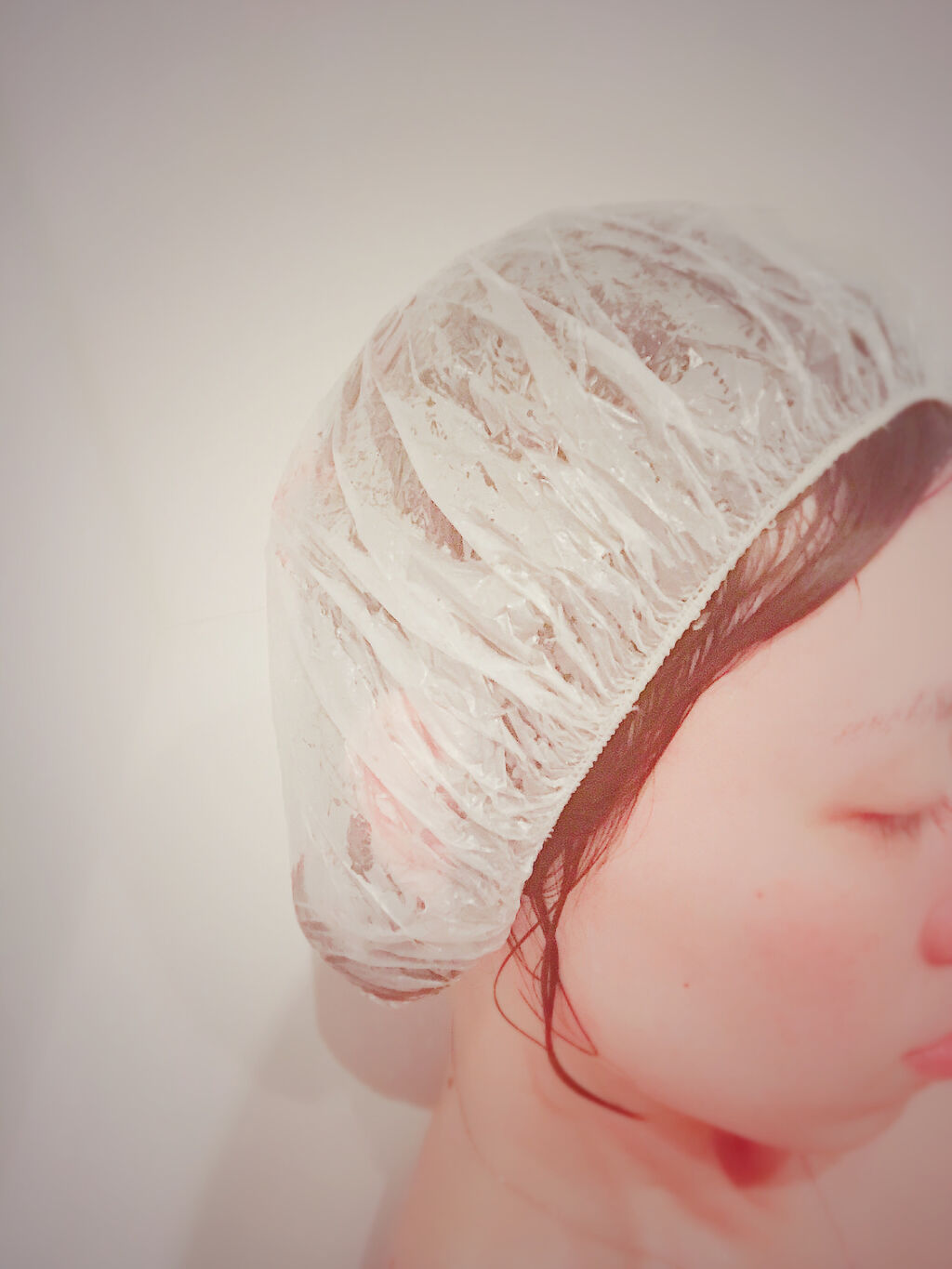 ココナッツオイルを毎日のヘアケアに！サラサラの髪の毛になれる使い方を徹底解説しますの画像