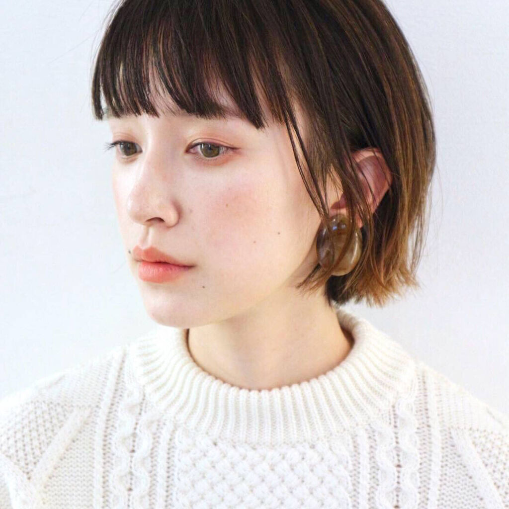 「儚げメイクで透けるような垢抜け顔に|黒髪にも似合うやり方・おすすめコスメを徹底解説!」の画像(#230625)