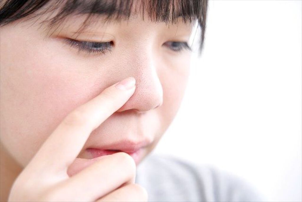 毛穴詰まりの原因と対策が知りたい!今日からできるいちご鼻の角栓ケアの画像