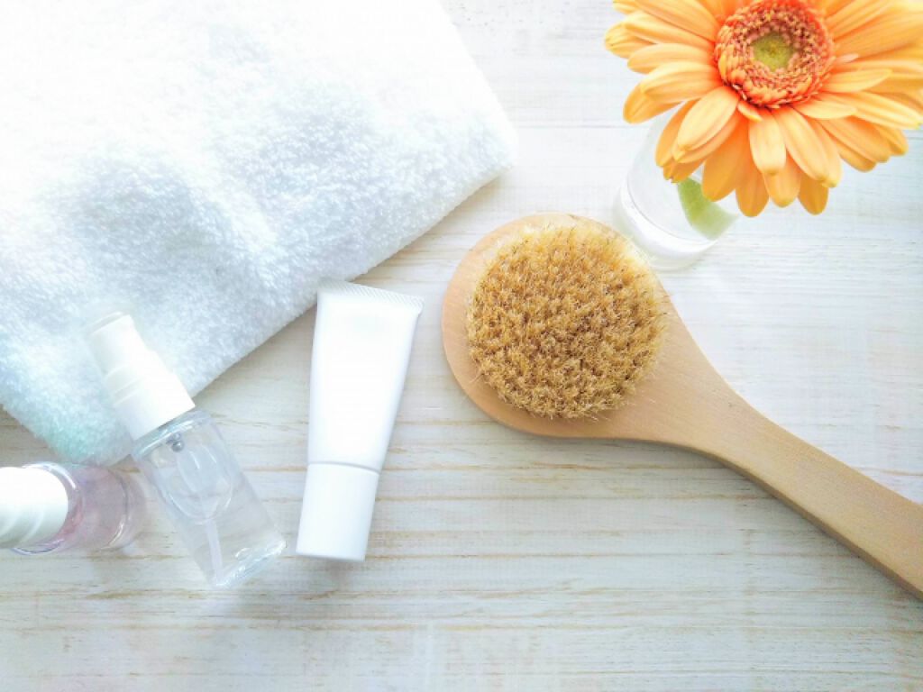 毛穴詰まりの原因と対策が知りたい!今日からできるいちご鼻の角栓ケアの画像