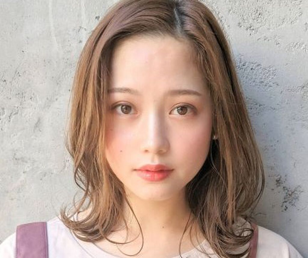 「眉毛のニキビをなんとかしたい!気になる原因とケア方法をご紹介♡」の画像(#244357)