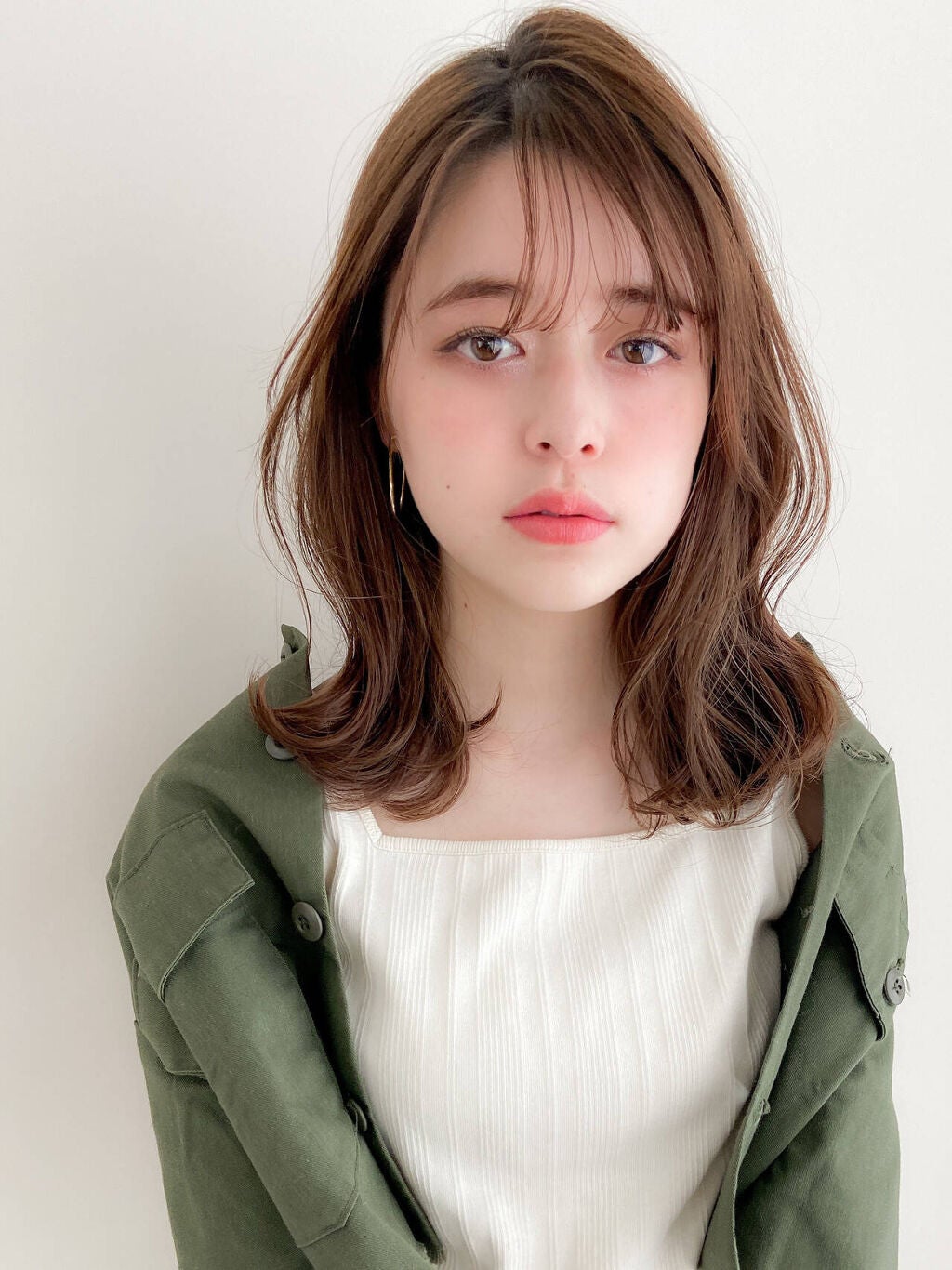 「寄り目はメイクで改善できる!解消メイク術&目の形・輪郭別にポイントを徹底解説」の画像(#248793)