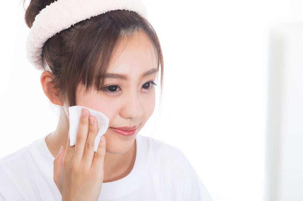 拭き取り化粧水は朝に使うといい?洗顔代わりの使い方や、メリット&デメリット、おすすめのアイテム18選もの画像