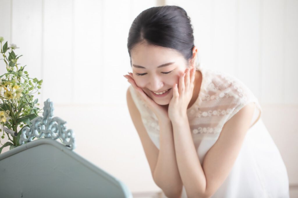 メイクの"上手な落とし方"。あなたのクレンジング方法は肌に負担をかけてない?おすすめのメイク落とし用品も♡の画像