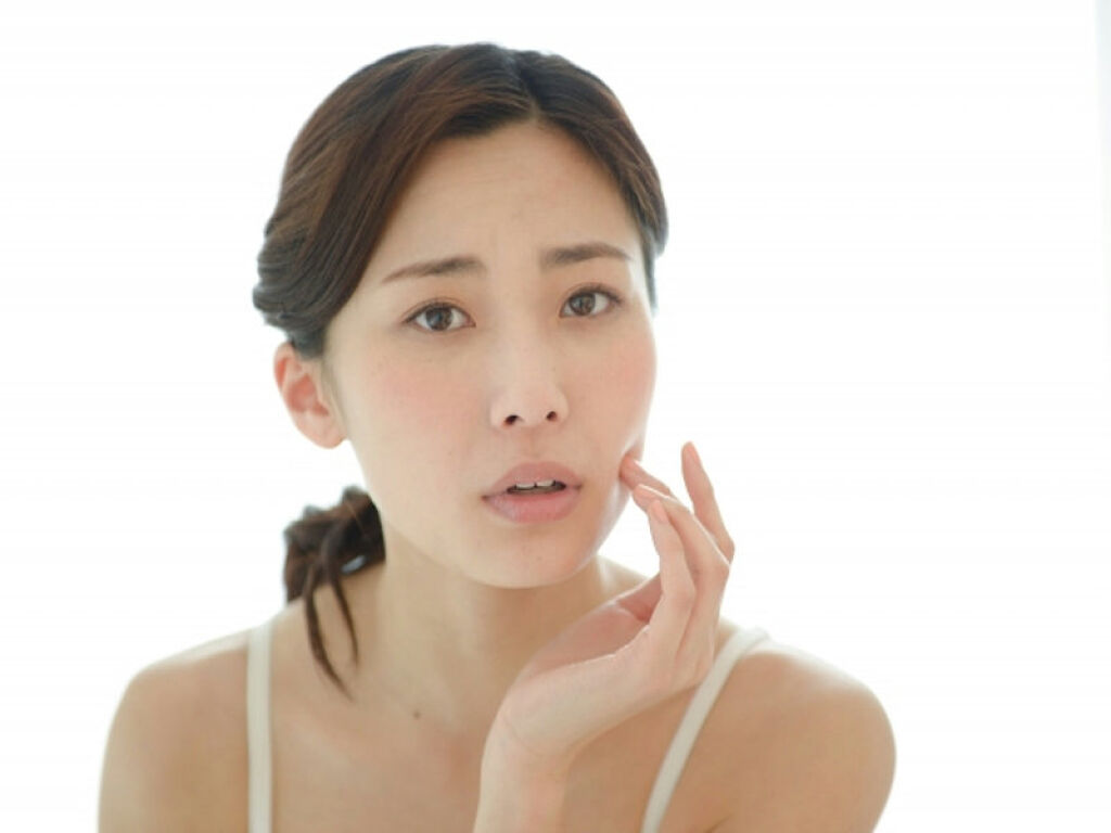 メイク崩れの原因はコレだ!6つの理由と崩れにくいメイク方法&お直しのコツの画像