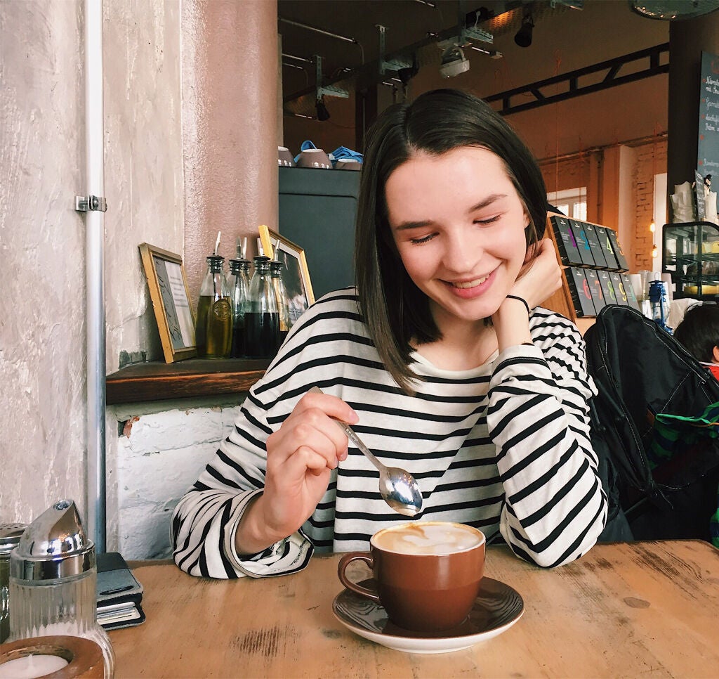 【パリジェンヌメイクの方法とは?】眉毛・リップ・まつげを盛る6つのシンプルな手順で垢抜け顔に!の画像