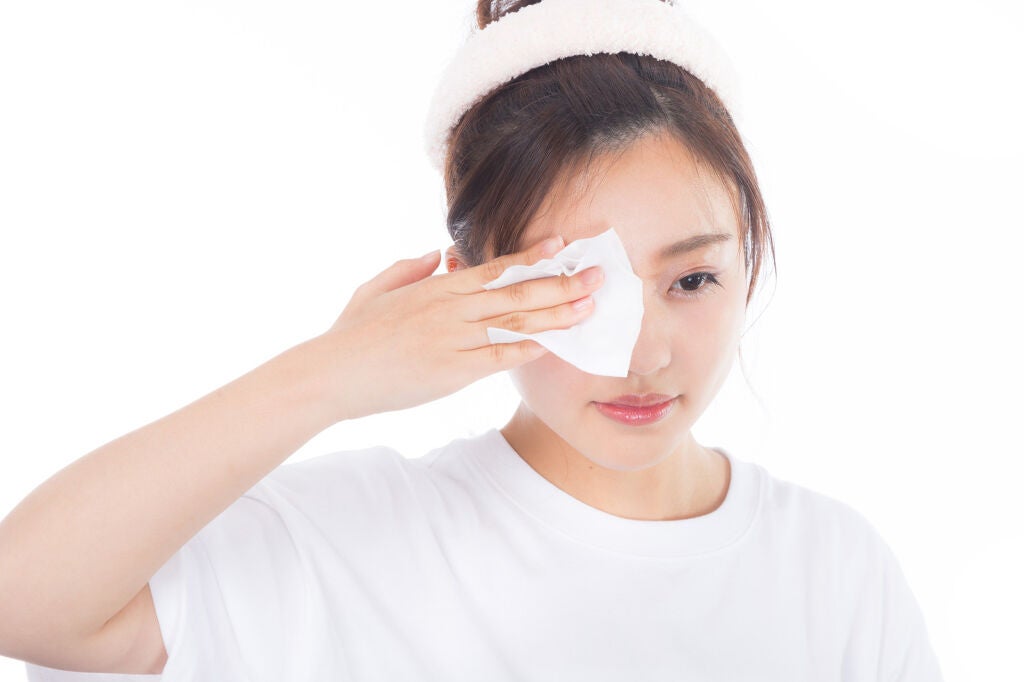 目元のシワには正しいエイジングケアを!改善方法やおすすめアイクリームをご紹介の画像