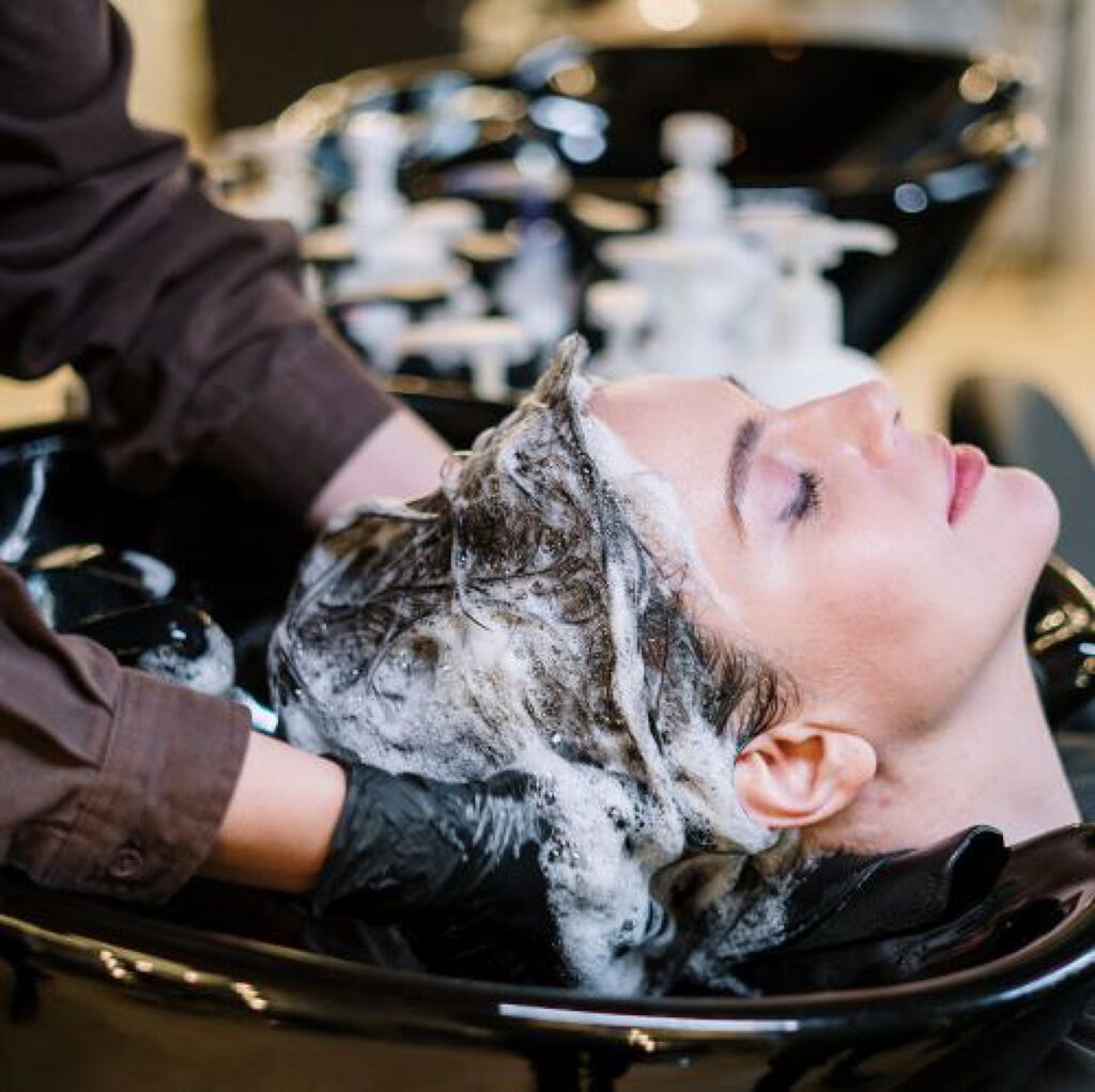 パーマを長持ちさせる方法を徹底解説|シャンプーからスタイリングまで≪シーン別≫に紹介の画像