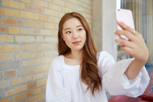 写真映え&動画映えするメイクテク4つ!インスタや個人写真、ZOOMにも◎《簡単》の画像